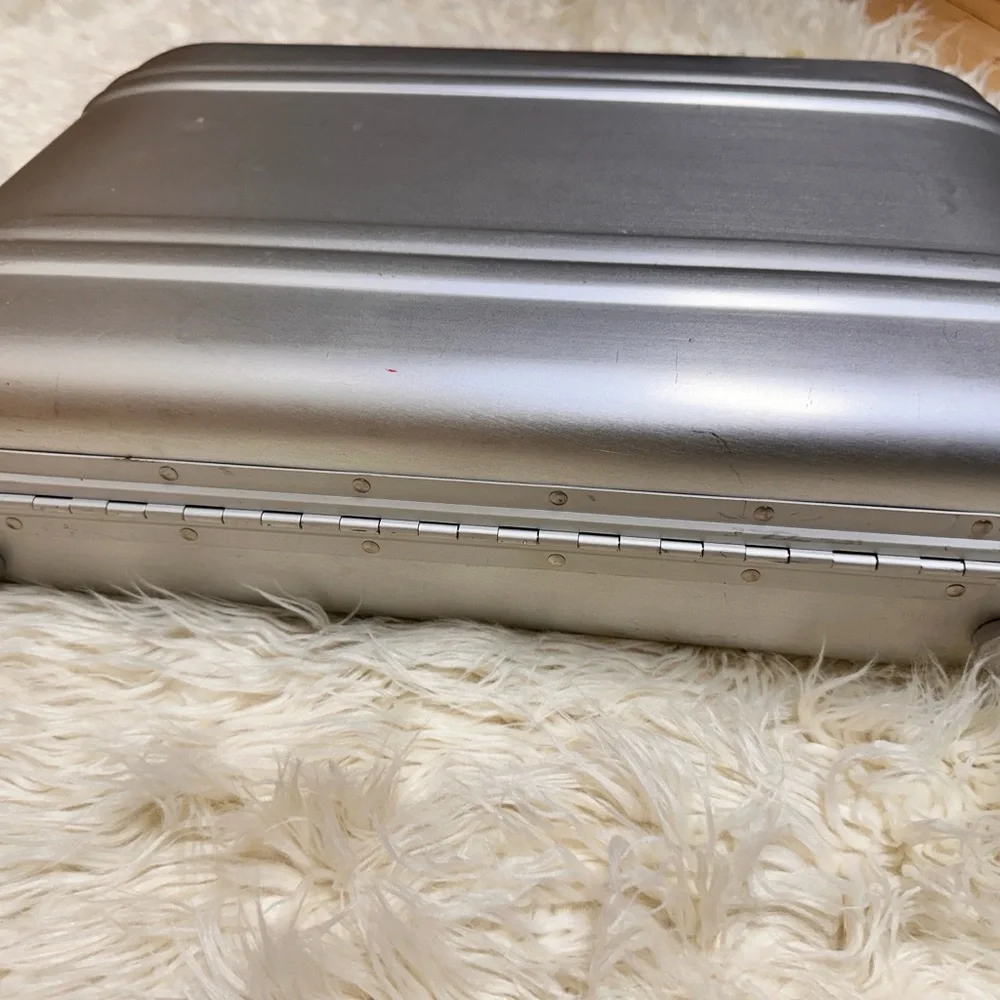 Halliburton Zero briefcase - Picture 5 of 12